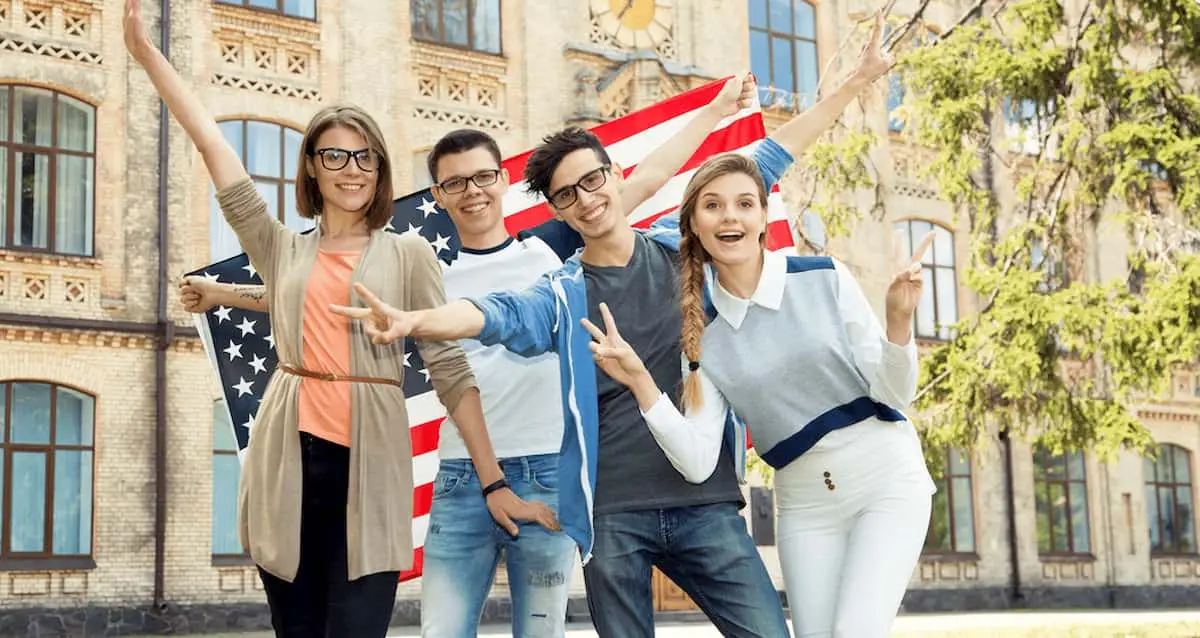Học Bổ Túc Có Đi Du Học Được Không?