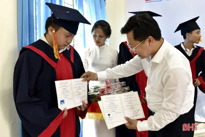 Bằng Tốt Nghiệp Trung Cấp Chuyên Nghiệp - Cơ hội và Giá trị