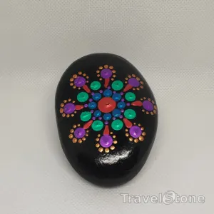 Painted dotting stone by artist CJ showing pattern. Mal wieder ein älteres Modell, das an die frische Luft darf:-).