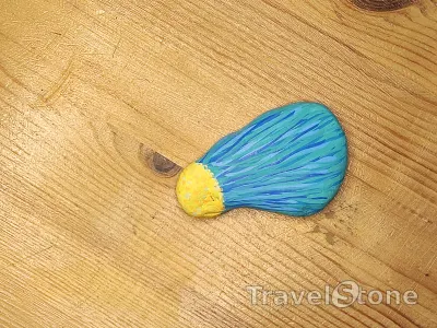 Painted painting stone by artist nad_doodles showing plants. Blütenblatt blau .