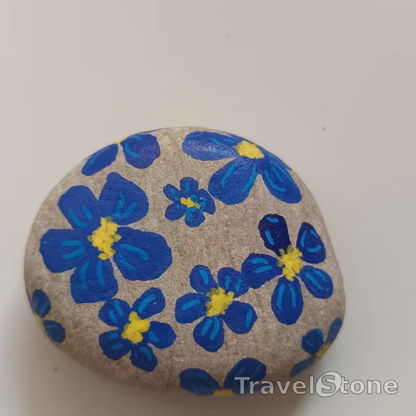 Painted painting stone by artist nad_doodles showing plants. Vergissmeinnicht
