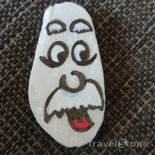 Painted painting stone by artist juanio-zaubermaus showing people. Gesicht