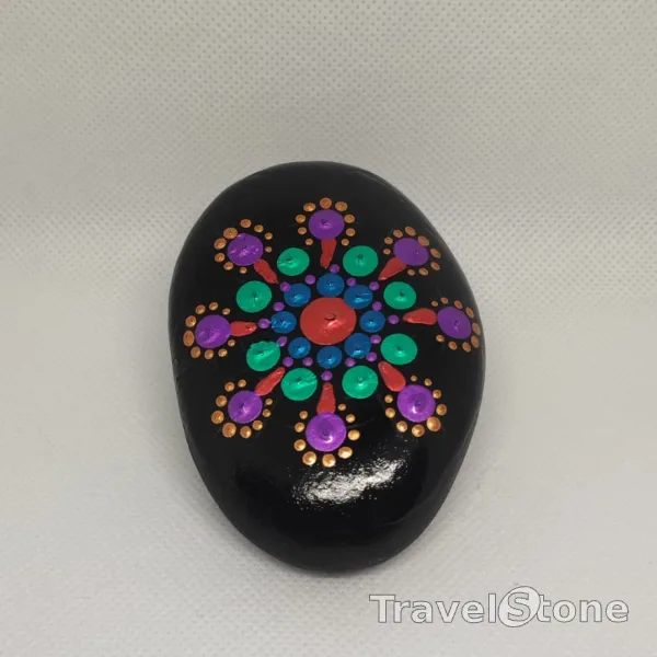 Painted dotting stone by artist CJ showing pattern. Mal wieder ein älteres Modell, das an die frische Luft darf:-)