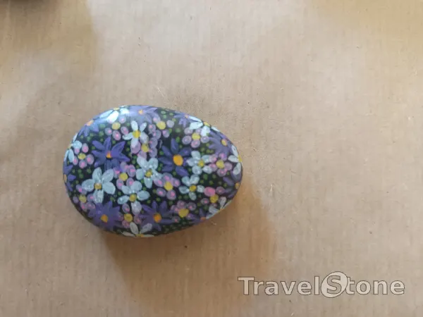 Painted painting stone by artist nad_doodles showing plants. Blumen