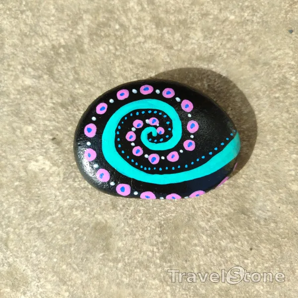 Painted painting stone by artist CJ showing pattern. Das war einer meiner ersten Steine...denke mittlerweile habe ich mich etwas verbessert:-)