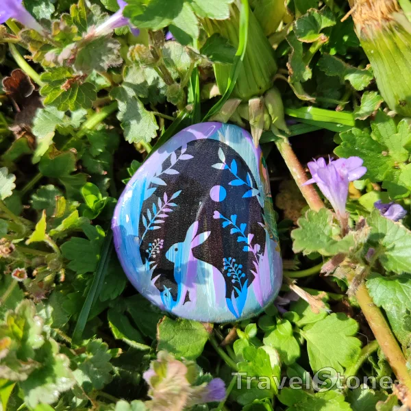 Painted painting stone by artist LaLiLu showing special occasion. Easter TravelStone