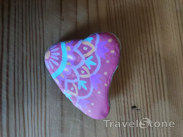 Painted painting stone by artist nad_doodles showing pattern. Mandala rot