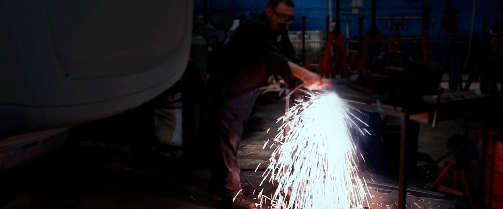Cinemagraph-usinage-ratio-24-1-2000x835-1.gif