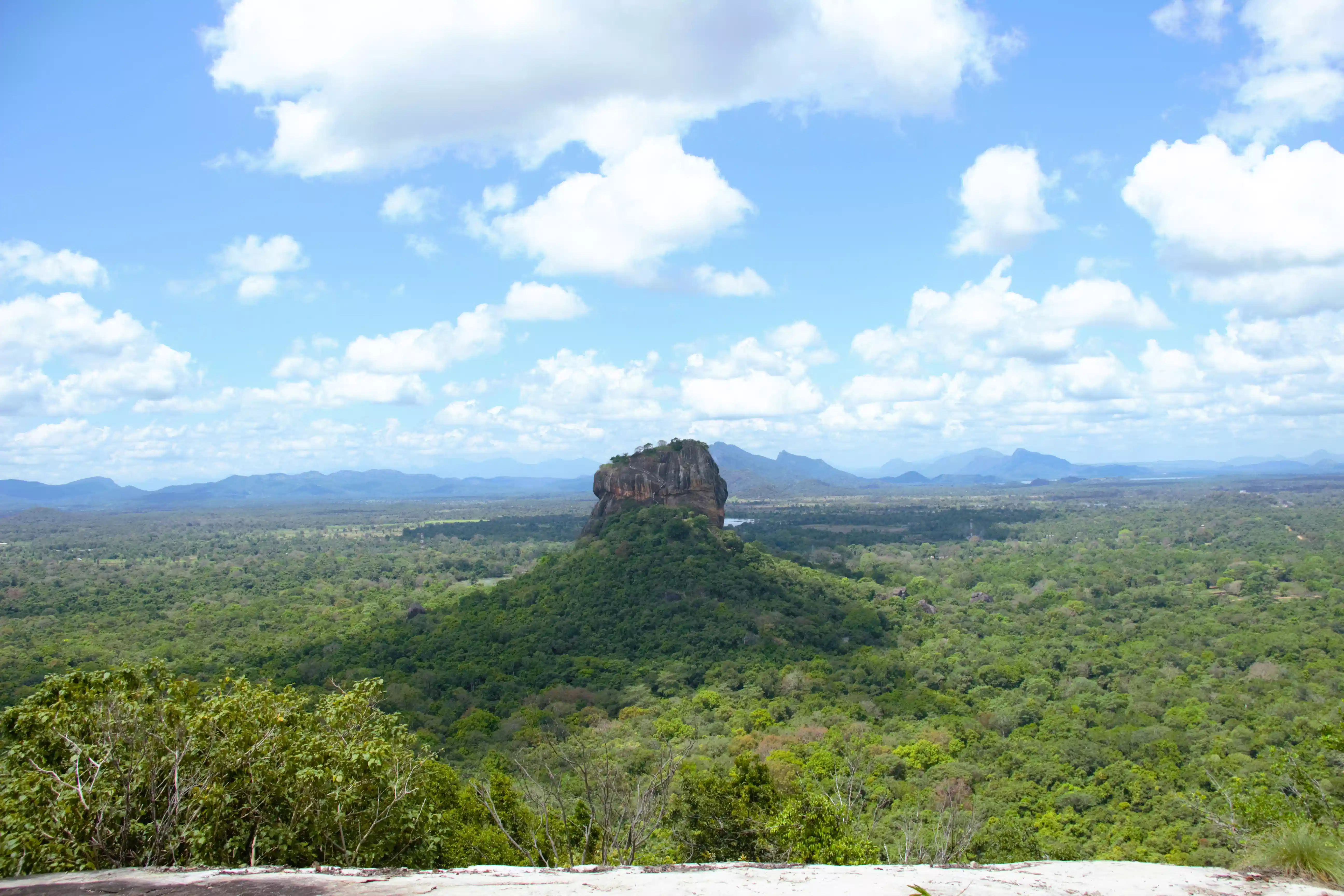 Sri Lanka – The Pearl of the Indian Ocean Discover Sri Lanka with Tranquil Sri Lanka Tours