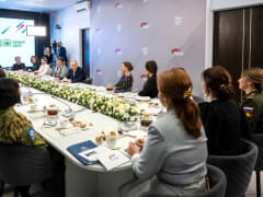 Владимир Путин встретился с сотрудниками фонда «Защитники Отечества»