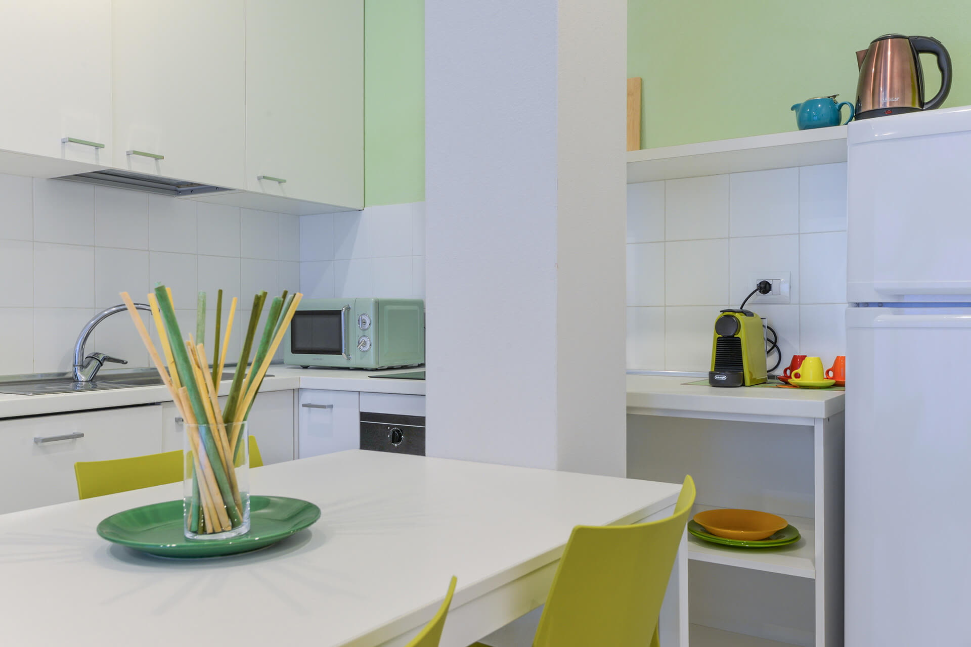 Apartment Lola - Living Room and Kitchen - Casa Costanza