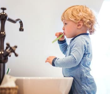 1966_bebe-autonome-autonomie-ce-qu-il-peut-faire-tout-seul