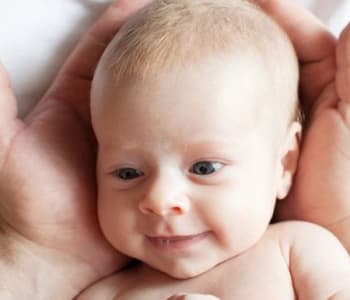 Nouveau né : A quoi ressemble bébé à la naissance ? - drolesdemums