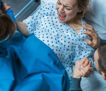 2100_arrivee-maternite-comment-ca-se-passe