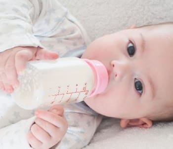 Allaitement ou biberon : que choisir ?, Autour de bébé