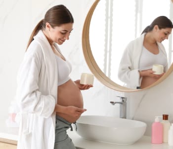 Femme enceinte cosmétiques