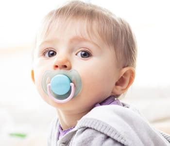 comment l'aider à arrêter la tétine ?