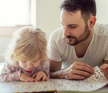 Lire des histoires à son enfant : pourquoi c'est important