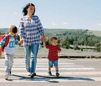 Sécurité dans la rue : comment responsabiliser les petits ?