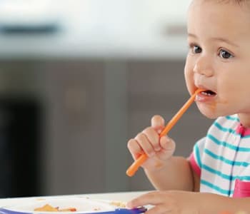 besoins nutritionnels de l'enfant après 12 mois alimentation bébé