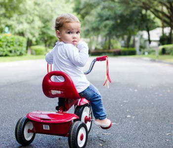 Idées cadeaux pour une fille de 2 ans - Happy and Baby