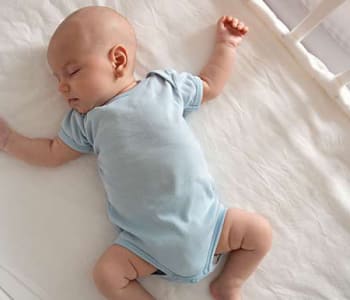 10 conseils pour offrir une chambre saine à bébé