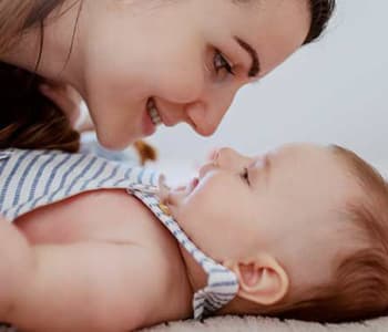 apprentissage de la parole : des gazouillis aux premiers mots