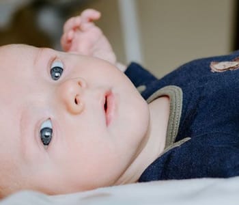 vision bébé que voit bébé naissance 1 an nourrisson vue yeux