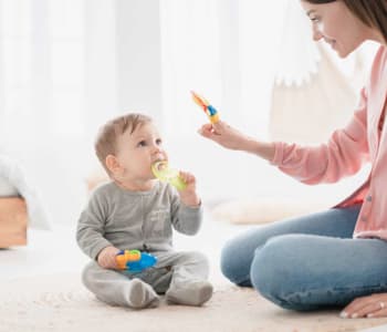 Votre bébé a 3 mois : gazouillis et chatouillis