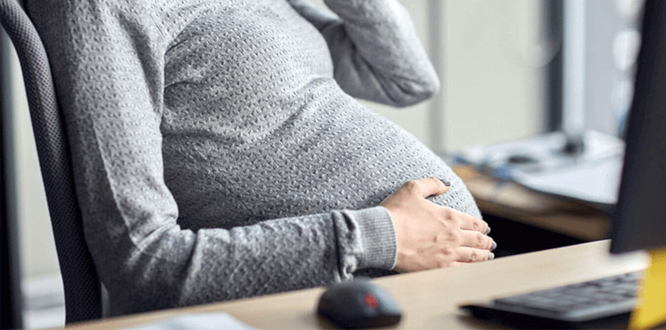 Travail : comment préparer son départ en congé maternité