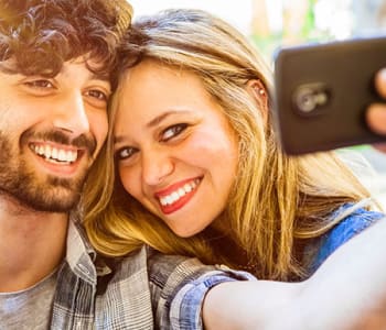 4-conseils-de-securite-avant-de-poster-vos-photos-sur-les-reseaux-sociaux.jpg