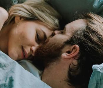 Jeunes parents : 10 conseils pour préserver votre sommeil