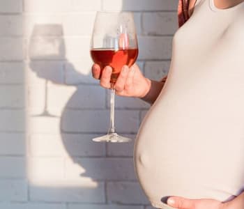 Alcool pendant la grossesse : pourquoi c'est interdit