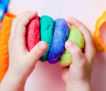 Faire de la pâte à modeler maison