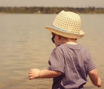 Les petits maux des vacances : insolation, coup de soleil, boutons de chaleur, piqûre, comment réagi