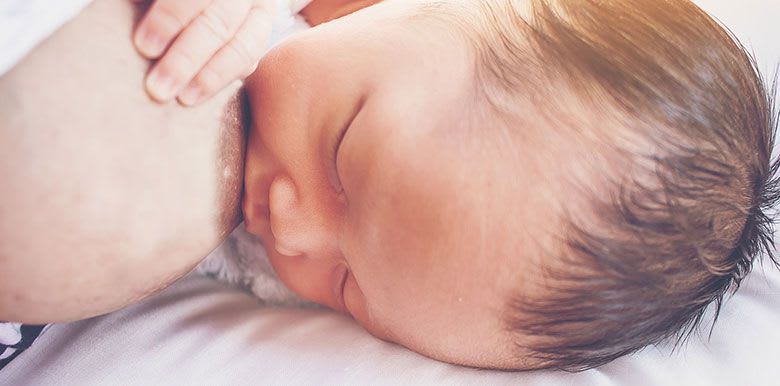 1173_savoir-si-bebe-mange-assez