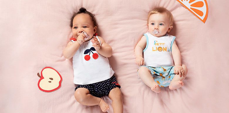 1427_Habiller-un-nouveau-ne-l-ete