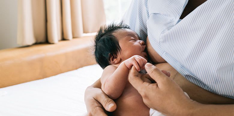 2068_colostrum-allaitement-maternel