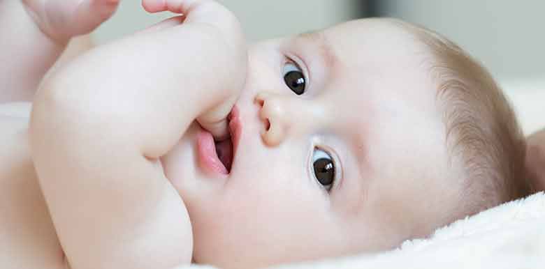 2132_bebe-suce-son-pouce