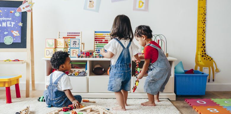 Mode de garde : les avantages de la nounou