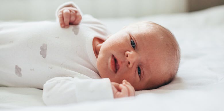 Bébé a un strabisme