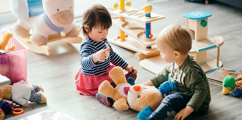 Entre 1 et 2 ans : à quoi il joue ?