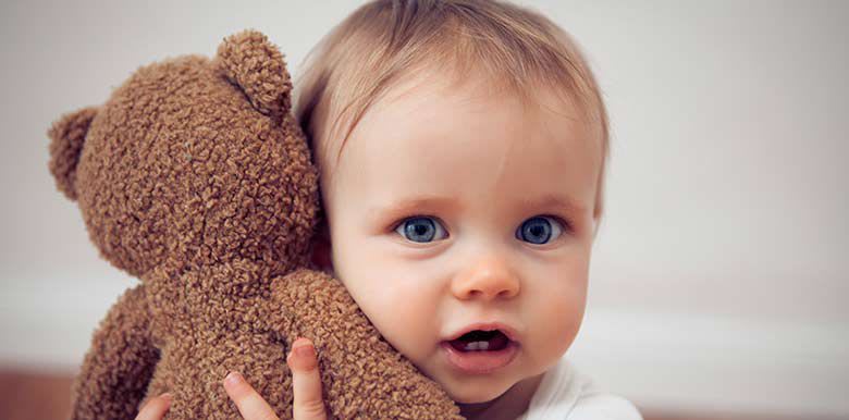 Comment bien choisir le doudou de bébé