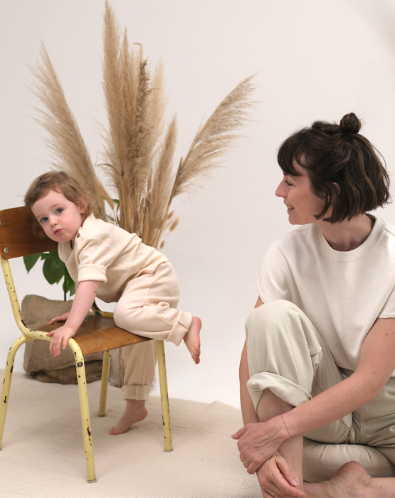 Clemence Pernoud avec un enfant