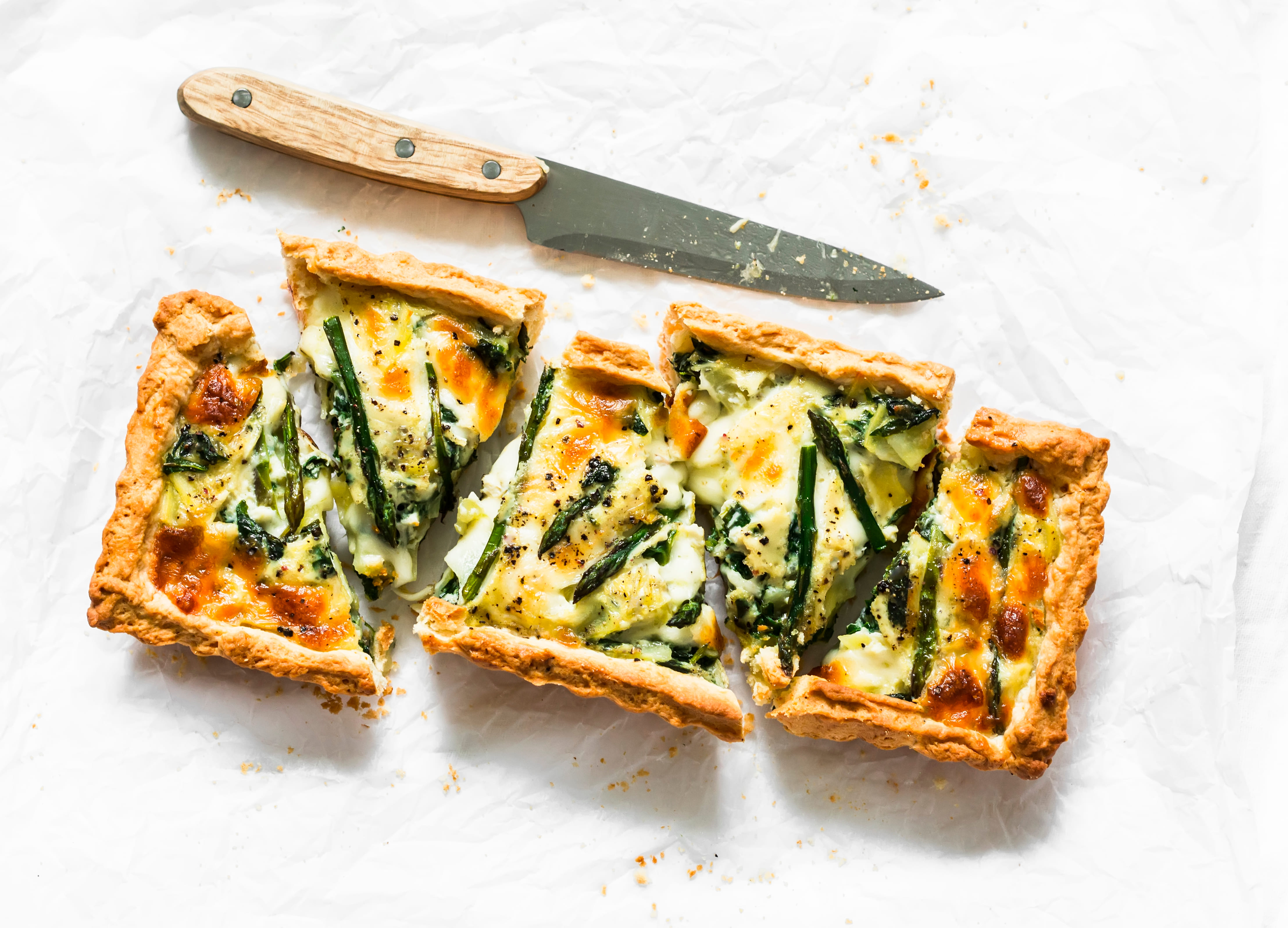 Tarte aux asperges vertes et parmesan