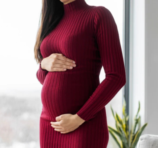 Comment s'habiller enceinte en été : style et confort