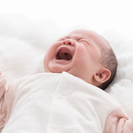 bebe pleure