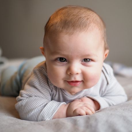photo d un bebe portrait