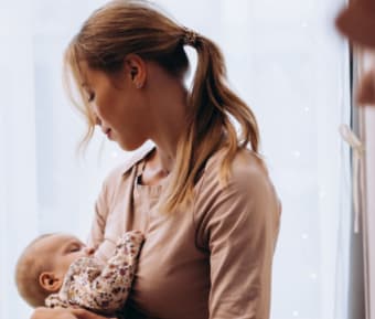 Suis l'alimentation de bébé 🍼
