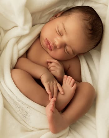 bebe nu qui dort